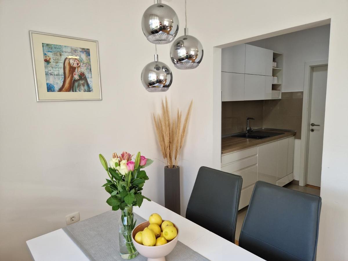 Appartement Apartman Adara à Zadar Extérieur photo