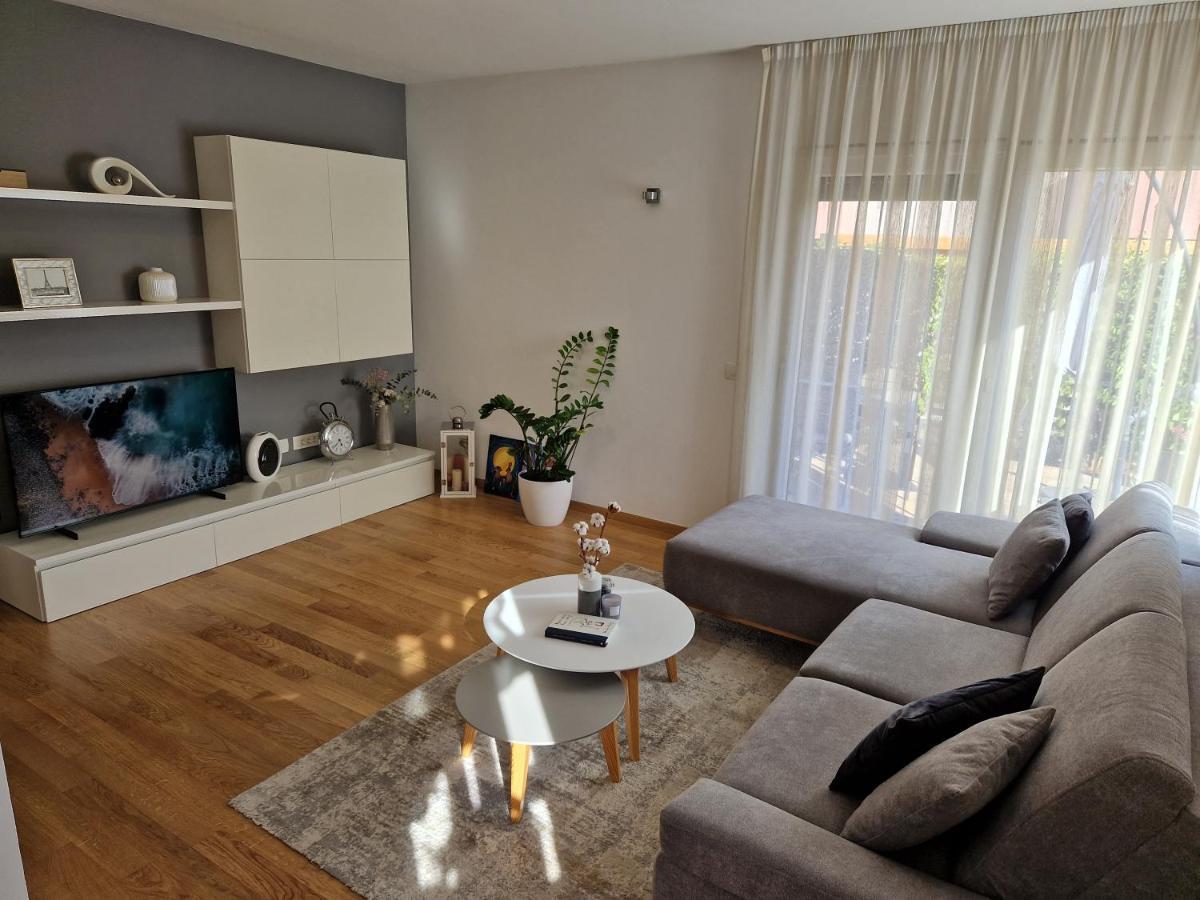 Appartement Apartman Adara à Zadar Extérieur photo