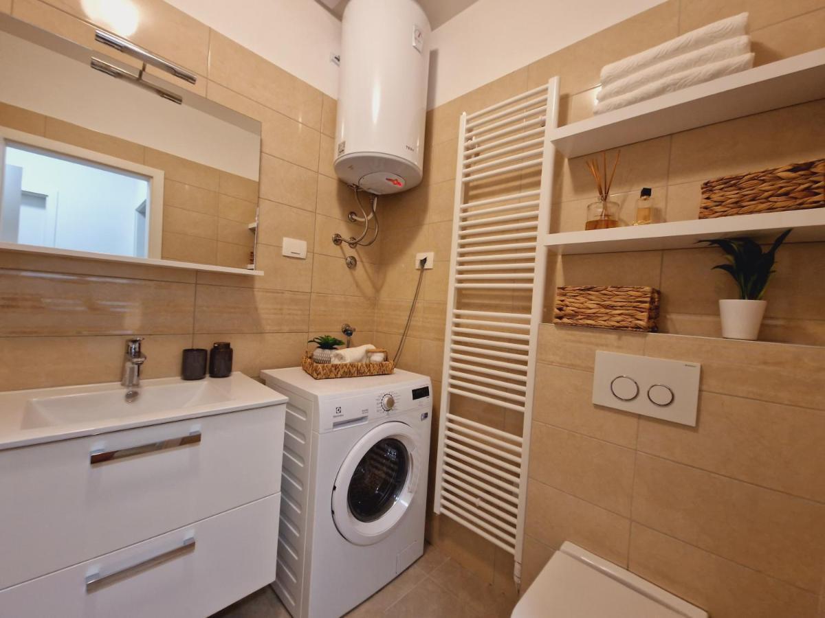 Appartement Apartman Adara à Zadar Extérieur photo